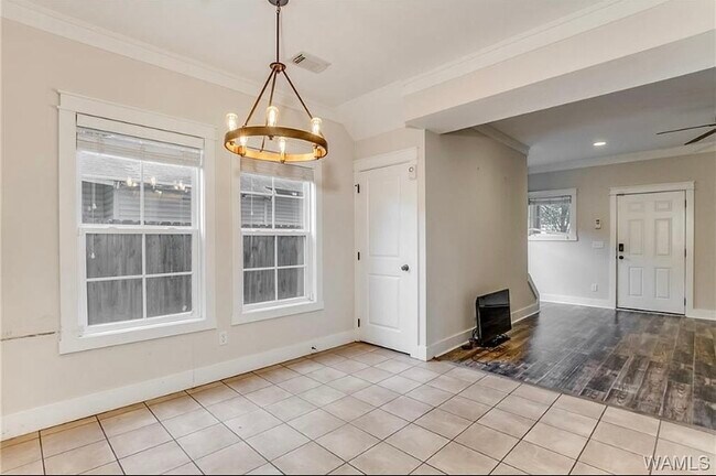 Building Photo - 502 16th St