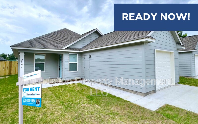 Foto principal - 2507 E Tyler Ave