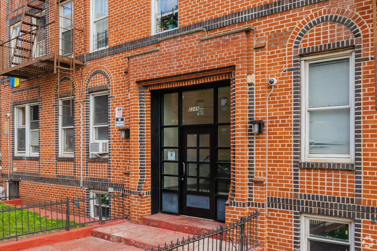 Building Photo - 2249 83rd St