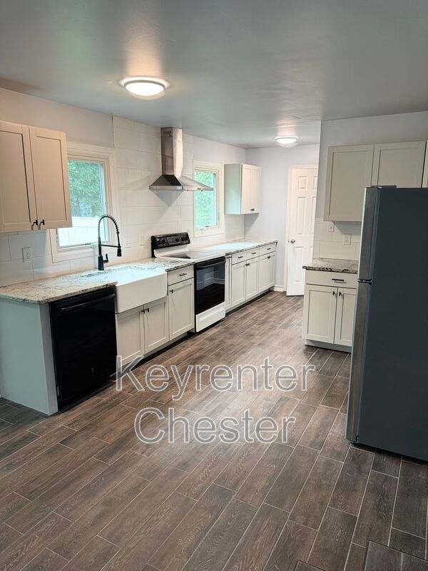 Building Photo - 7515 Fawndale Dr