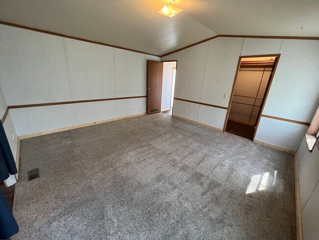 Foto del edificio - 2 Bedroom 2 Bath Updated Mobile Home in Cliffview Mobile Home Park. Very well kept-up area.