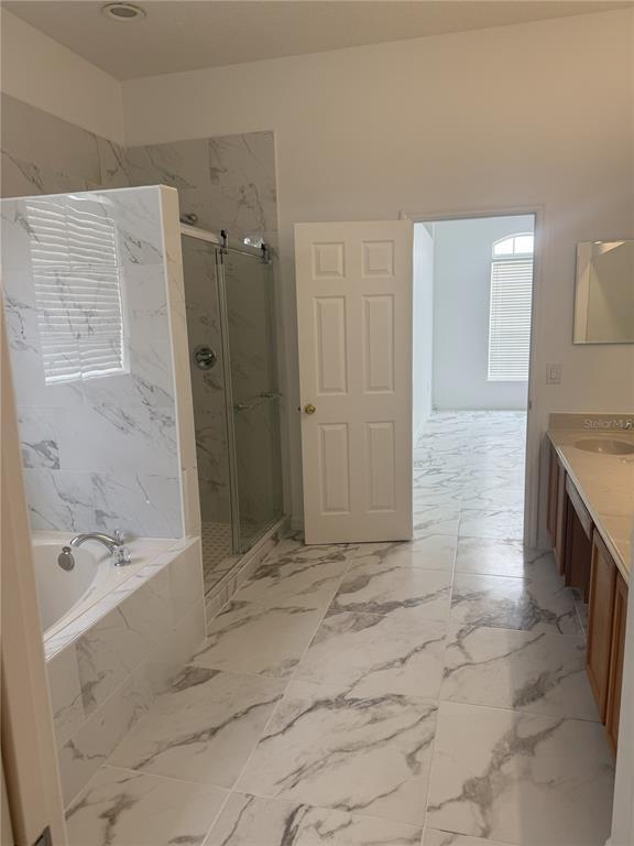 Foto del edificio - 2331 Windcrest Lake Cir
