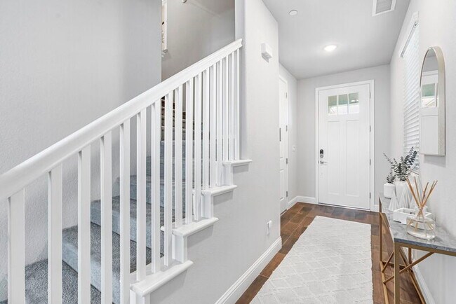 Building Photo - 2815 N Leya Dr