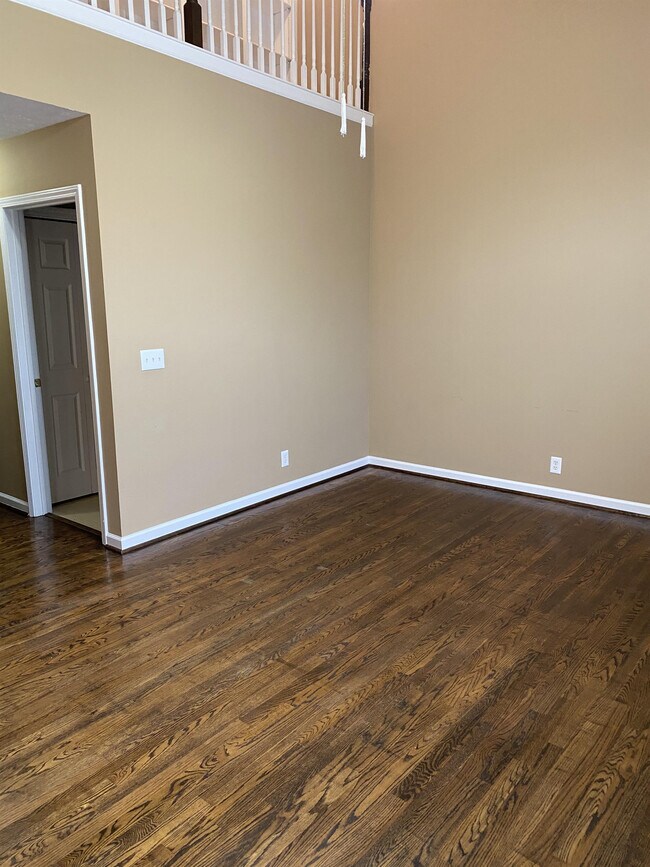 Building Photo - 5706 Amalie Dr
