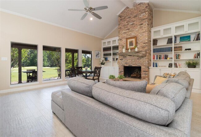 Building Photo - 4607 Breezy Point Dr