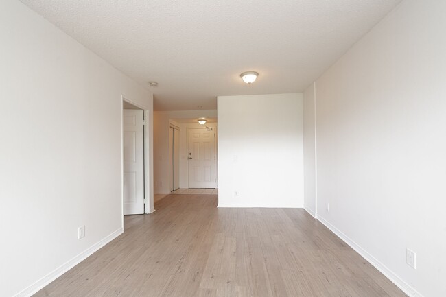 Building Photo - 333 Sidney Belsey Cres