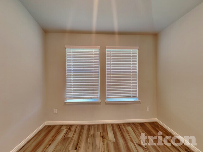 Foto del edificio - 13643 Emerson Wy