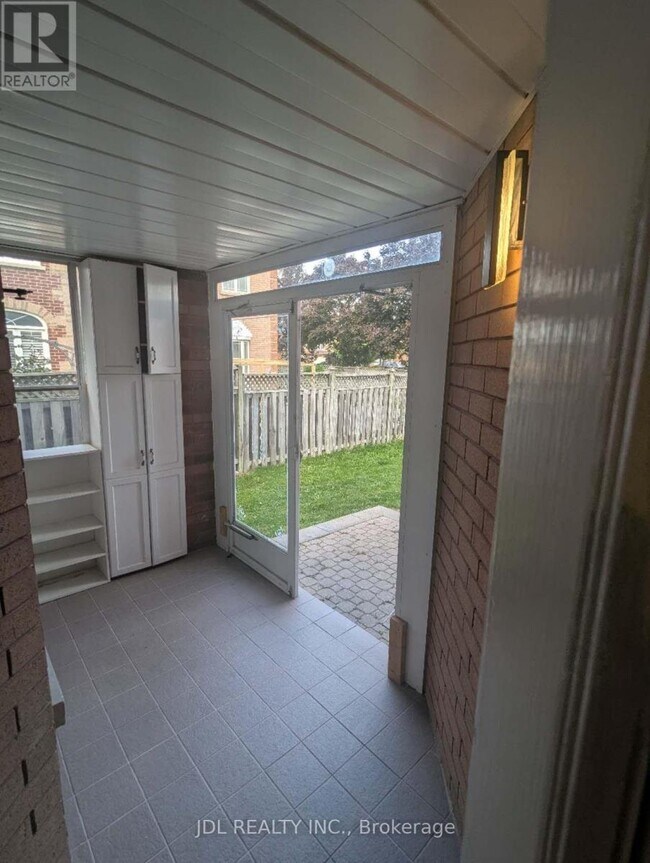 Building Photo - 86 Milliken Meadows Dr