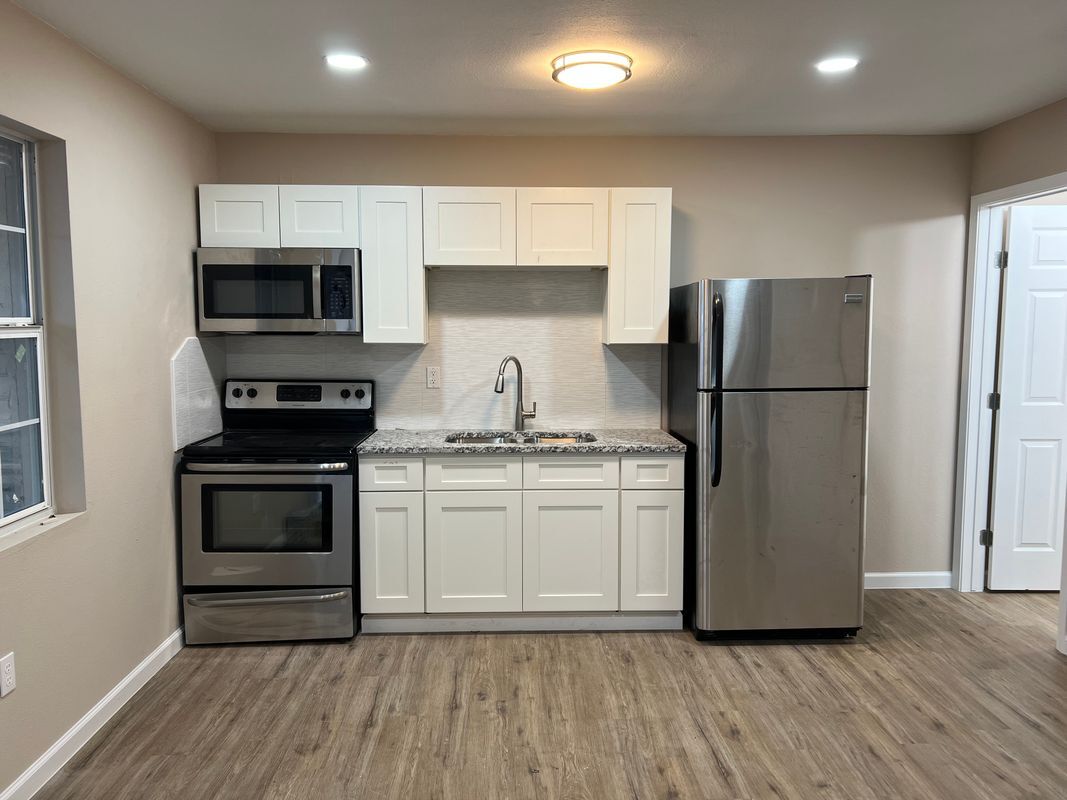 Primary Photo - 106 N 17th St