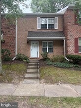 Building Photo - 23 Magnolia Ct