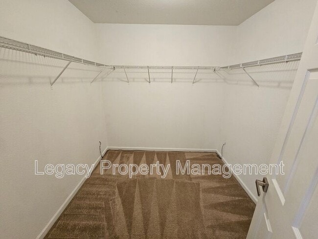 Foto del edificio - 312 Walnut Crossing Dr