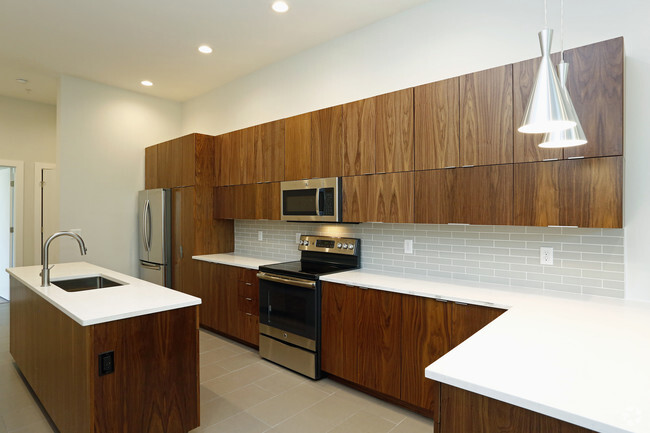 3BR, 3BA - 1500sf 2- Kitchen - The Hillsborough