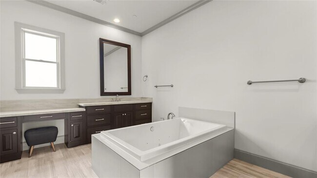 Foto del edificio - 5104 Jackson St