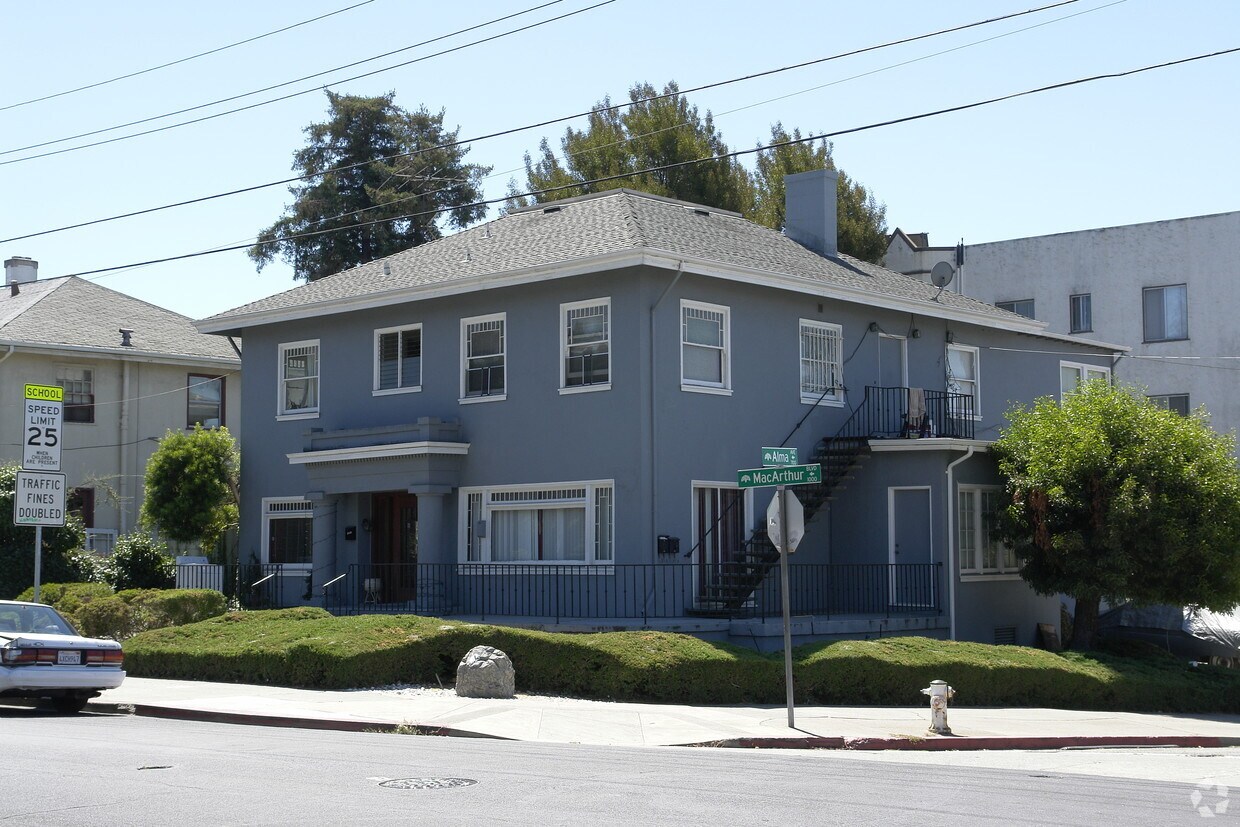 Primary Photo - 1001 Macarthur Blvd
