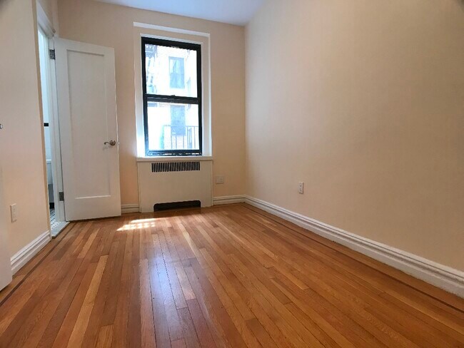Building Photo - 567 Fort Washington Ave