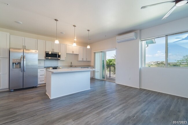 Building Photo - Rarely Available 3BR/3.5BA/1car garage + 1...