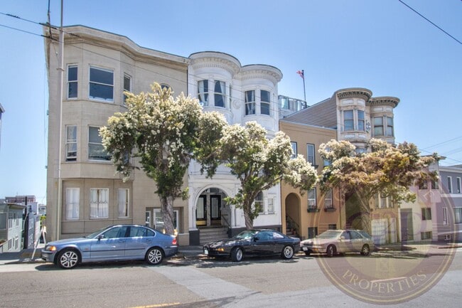 Building Photo - Russian Hill - 3 BR, 1 BA Condo 1,125 Sq. ...
