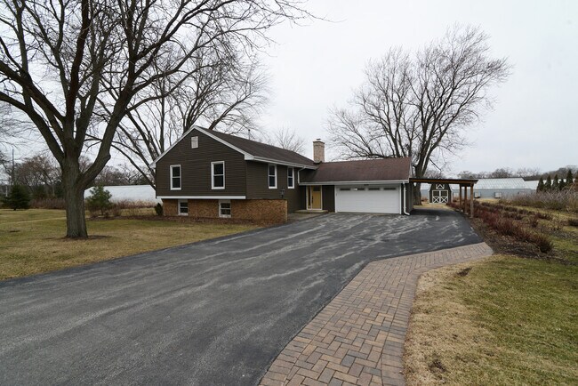 Foto del edificio - 1070 Center Dr