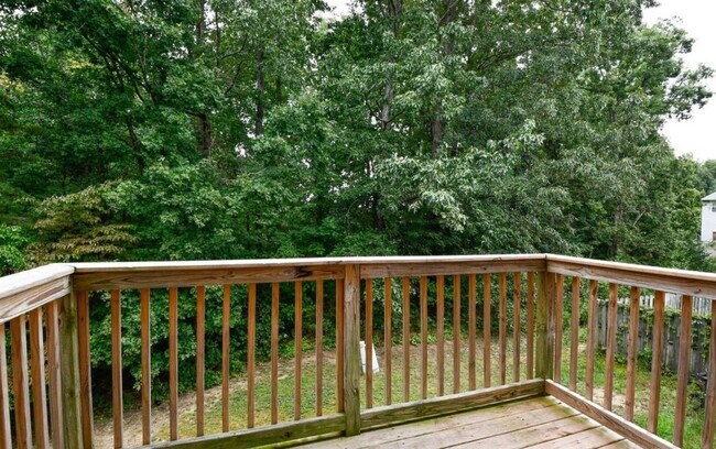 Foto del edificio - 5122 Redbud Rd