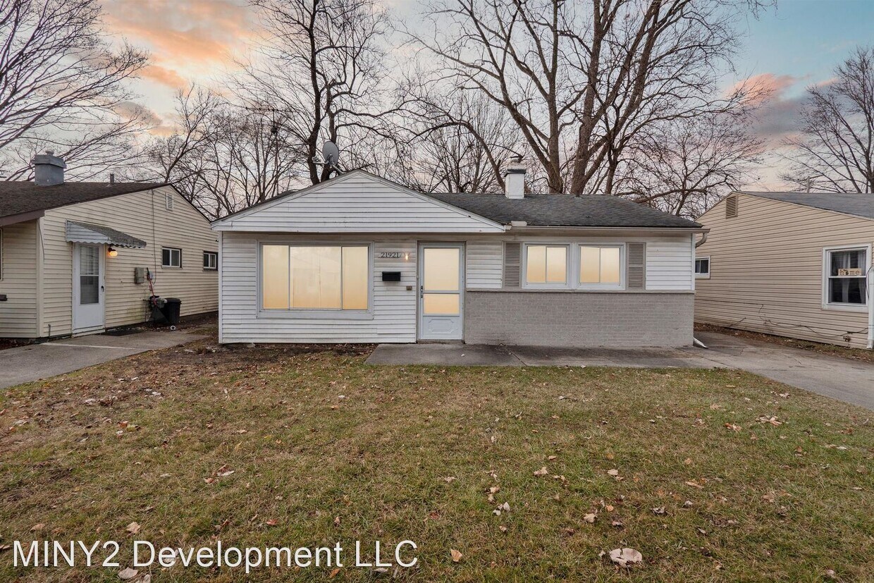 Primary Photo - 3 br, 1 bath House - 21921 Blackstone St.