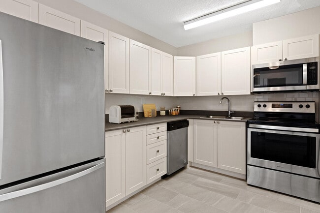 Building Photo - Willowbrook Apartments
