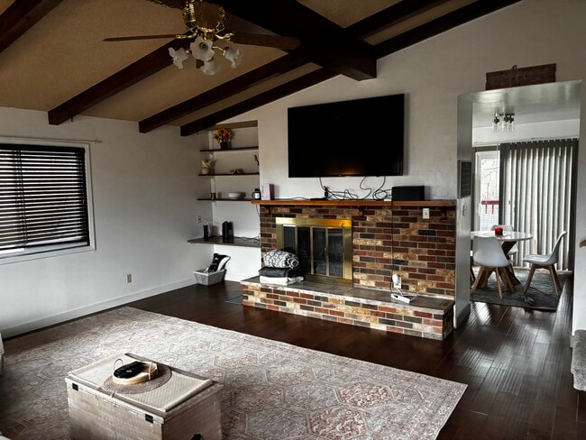 Foto del edificio - 3310 Saint Johns Ave