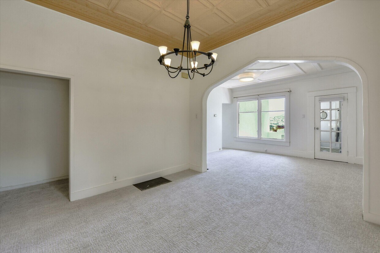 Primary Photo - 58 Monterey Blvd