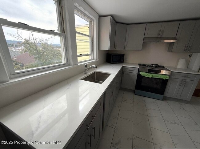 Foto del edificio - 128 S Main St