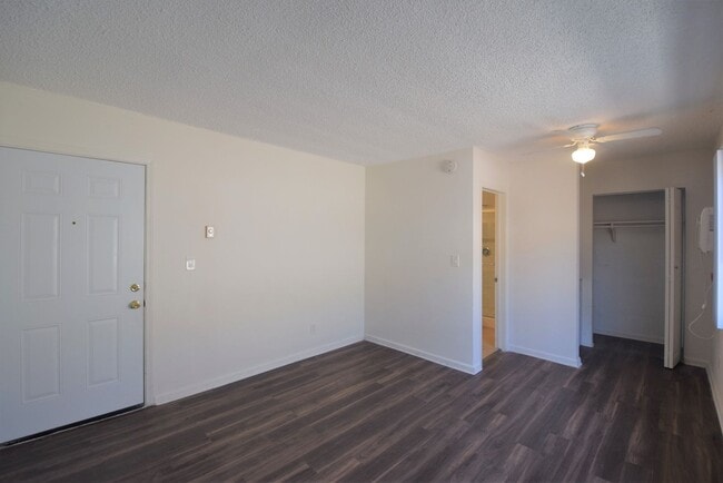 Building Photo - 5321 Agnes Ave