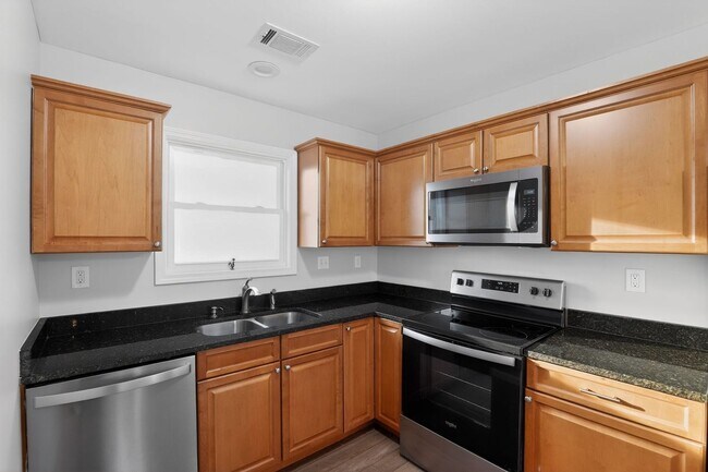 Foto del edificio - Charming 2BR Duplex in Hendersonville