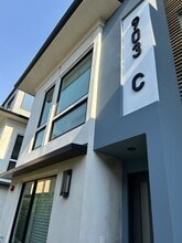 Building Photo - 903 W Duarte Rd