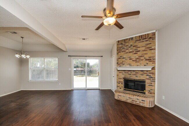Foto del edificio - 1040 Glencrest Dr