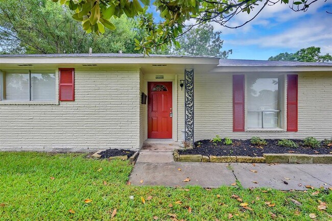 Building Photo - 10923 Sandstone St