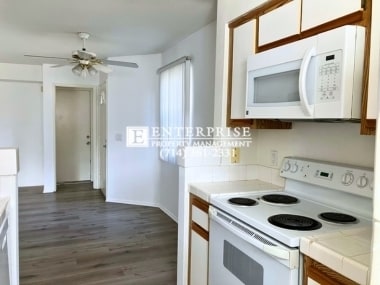 Building Photo - Cozy 1-bedroom Chelsea condo near South Coast Plaza with Attached Garage