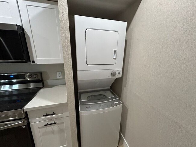 Foto del edificio - 2699 E Silk Oak Dr