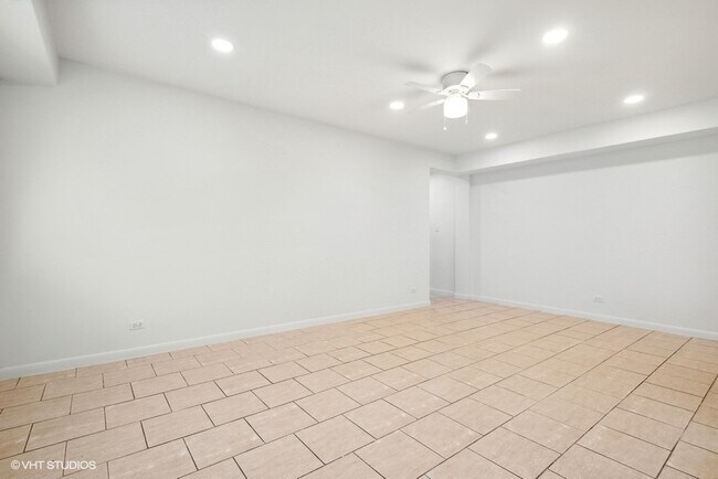Foto del edificio - 2424 W Estes Ave