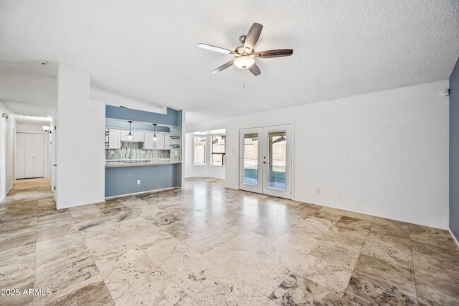 Foto del edificio - 3060 E John Cabot Dr