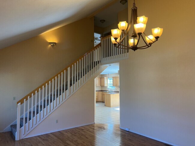 Foto del edificio - 3322 S Lakeside Ave