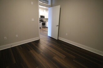 Interior Photo - Main2525