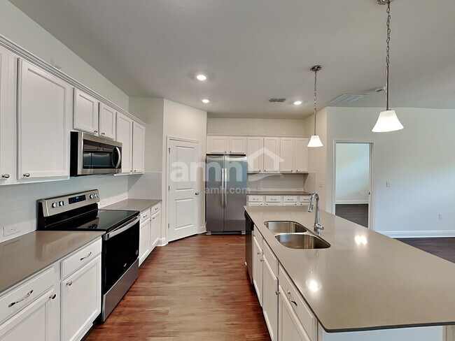 Foto del edificio - 20573 Calla Lily Drive