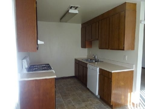 Kitchen - 27504 Violin Canyon Rd