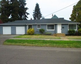 Building Photo - 903 5th Ave NW