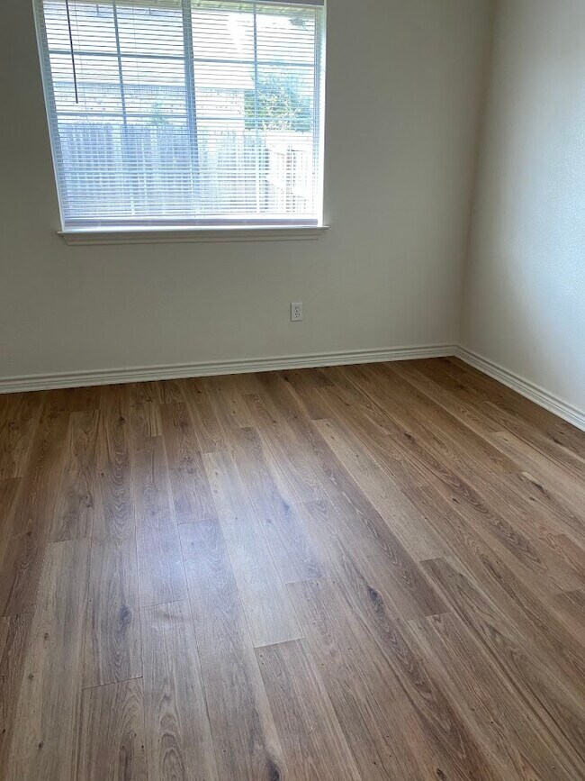 Foto del edificio - 3714 Oldenburg Ln