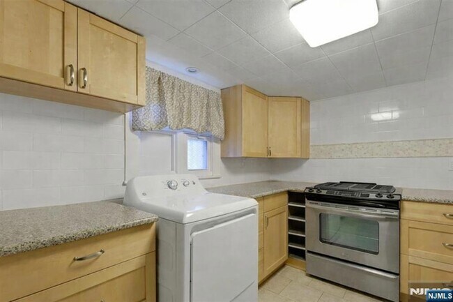 Foto del edificio - 355 Elm St