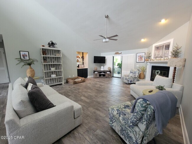 Foto del edificio - 633 Amberjack Dr