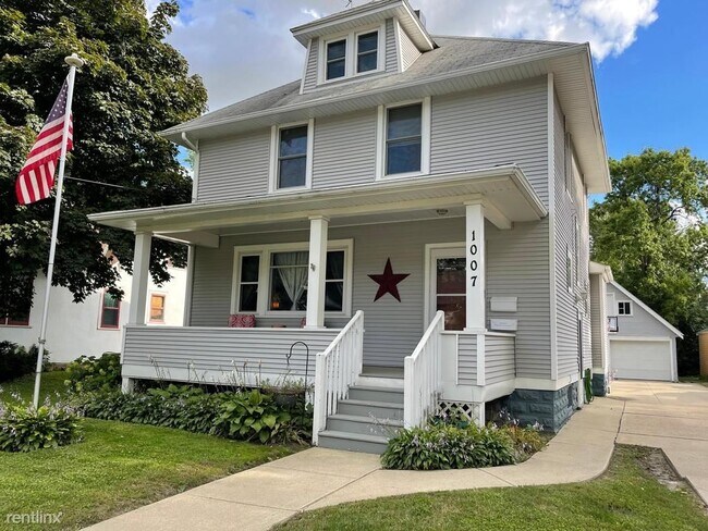 Building Photo - 3 br, 2 bath House - 1007 2nd Ave NW