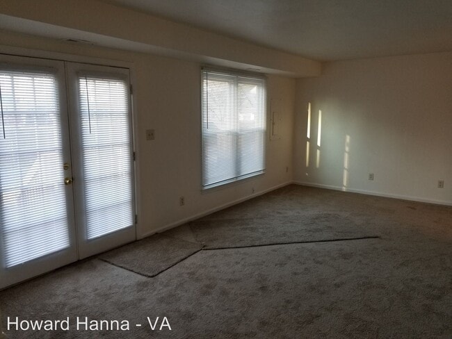 Building Photo - 2 br, 1.5 bath House - 4409 King Street