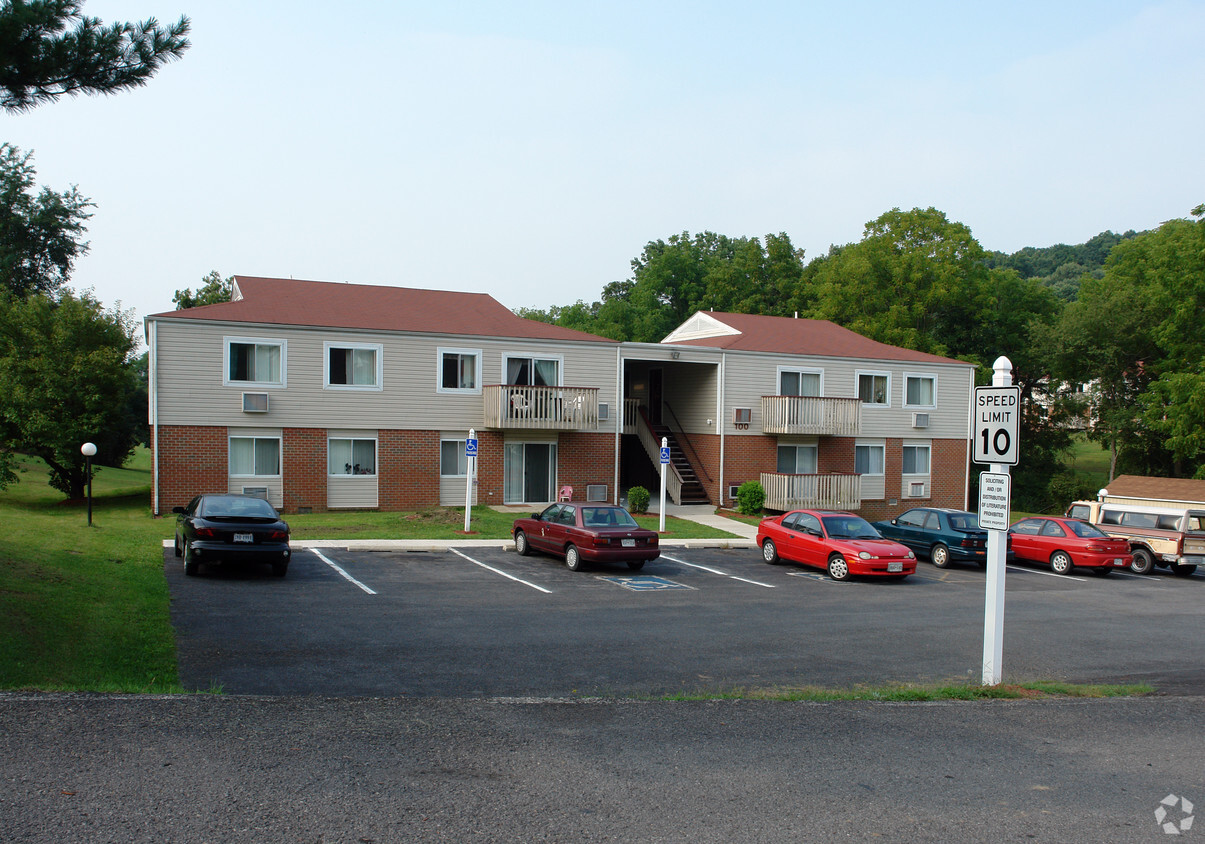 Foto principal - Quaker Creek Apartments