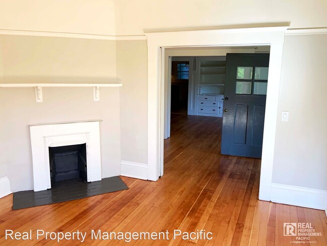 Building Photo - 4 br, 1.5 bath House - 2501 Russell Street