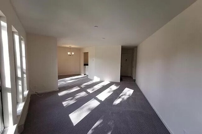 Another angle of the Living Room - 1960 Barrymore Cmn